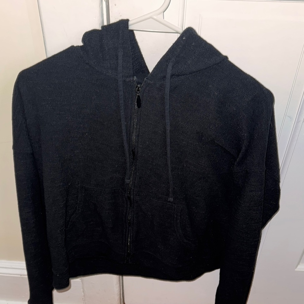 Old Navy Black Long Sleeve Crop Hoodie